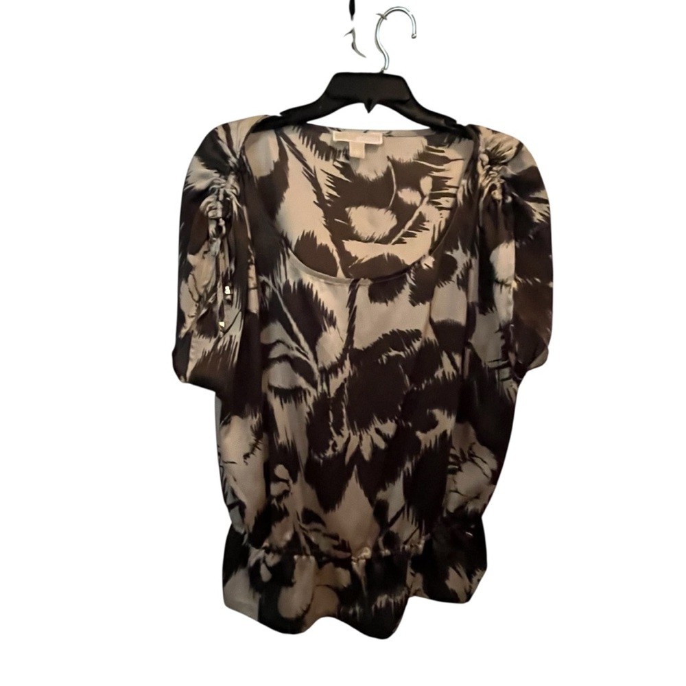 Micheal Kors size X- Large green & cream tan silk print top